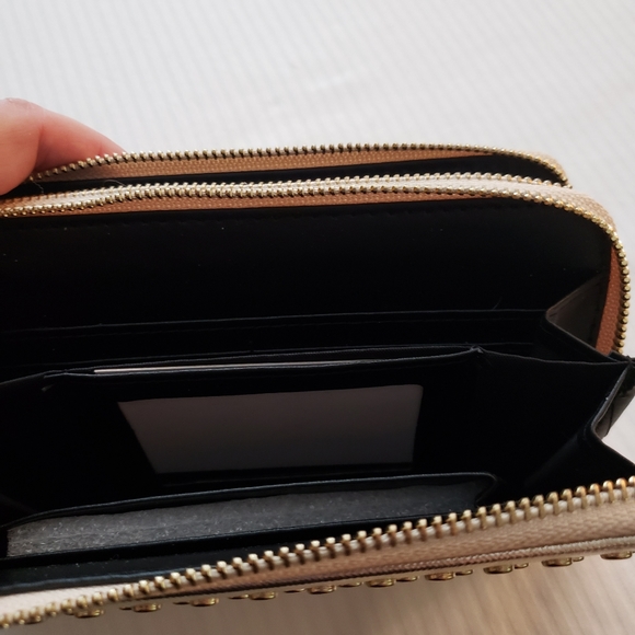 Gold Wallet - Picture 8 of 8